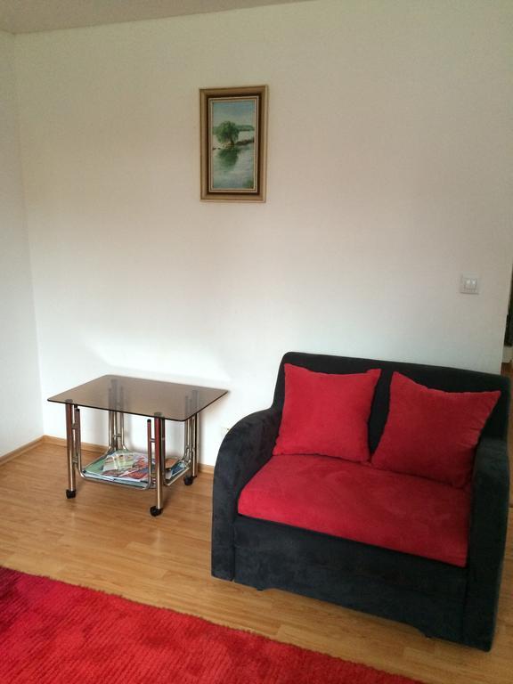 Villa Paris Piest'any Pokoj fotografie