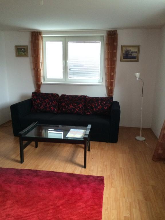 Villa Paris Piest'any Pokoj fotografie
