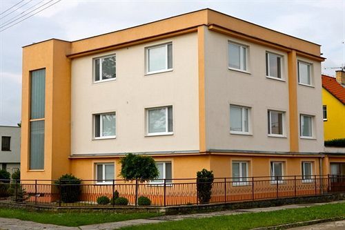 Villa Paris Piest'any Exteriér fotografie